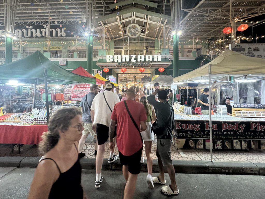 Mercado nocturno phuket