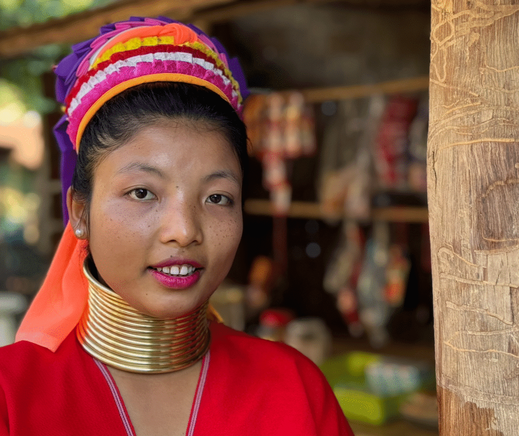 mujer jirafa tailandia