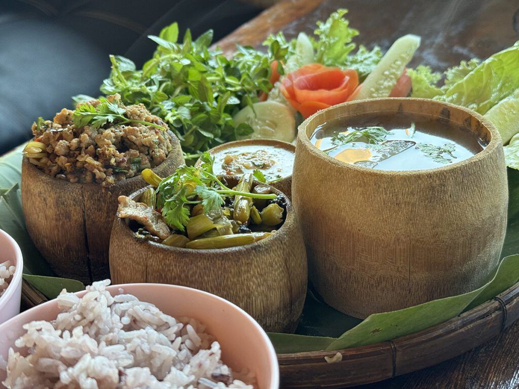 comida tailandesa Akha