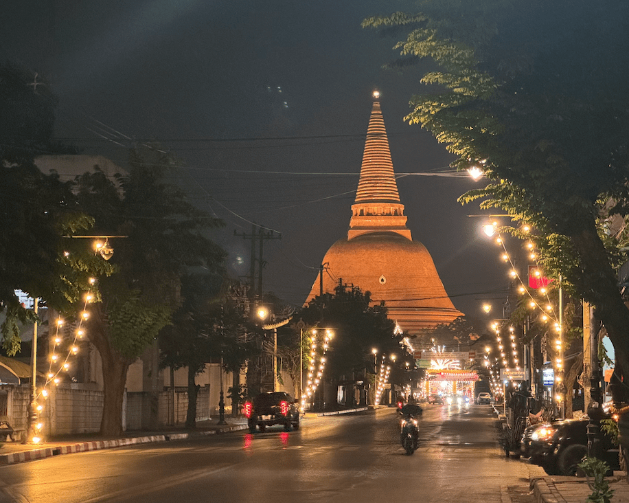 que ver en nakhon pathom