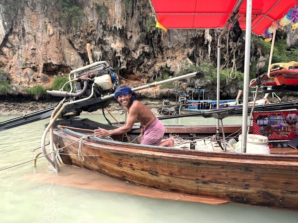 Barca Long Tail Boat en Railay
