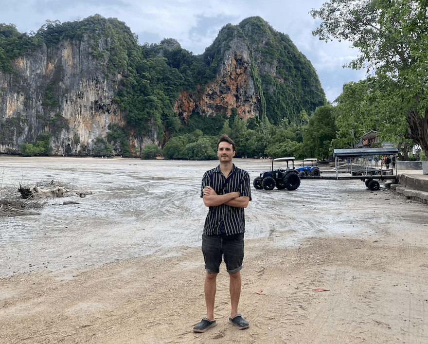 playa de East Railay durante en marea baja