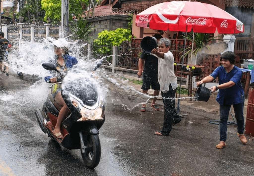 fiesta del agua tailandia