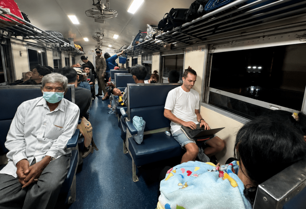 chumphon estacion de tren