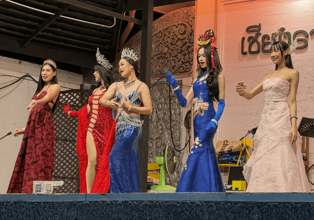 Ladyboy show tailandia